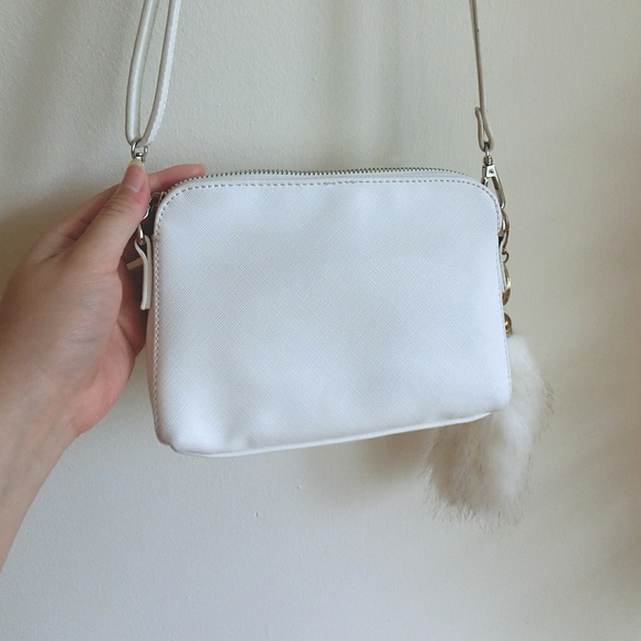 Small White Purse - Picture 6 of 9